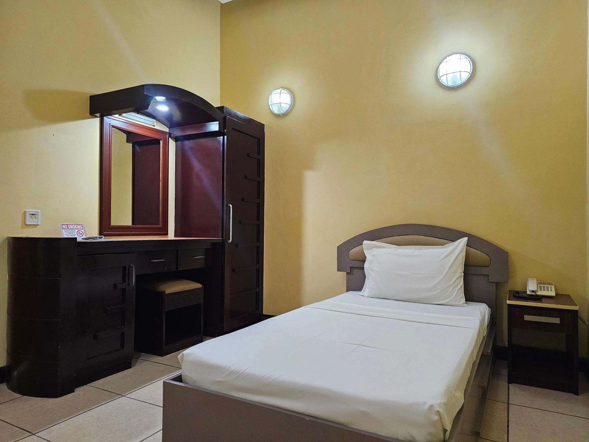 Hotel Nicanor Dumaguete City Exterior foto