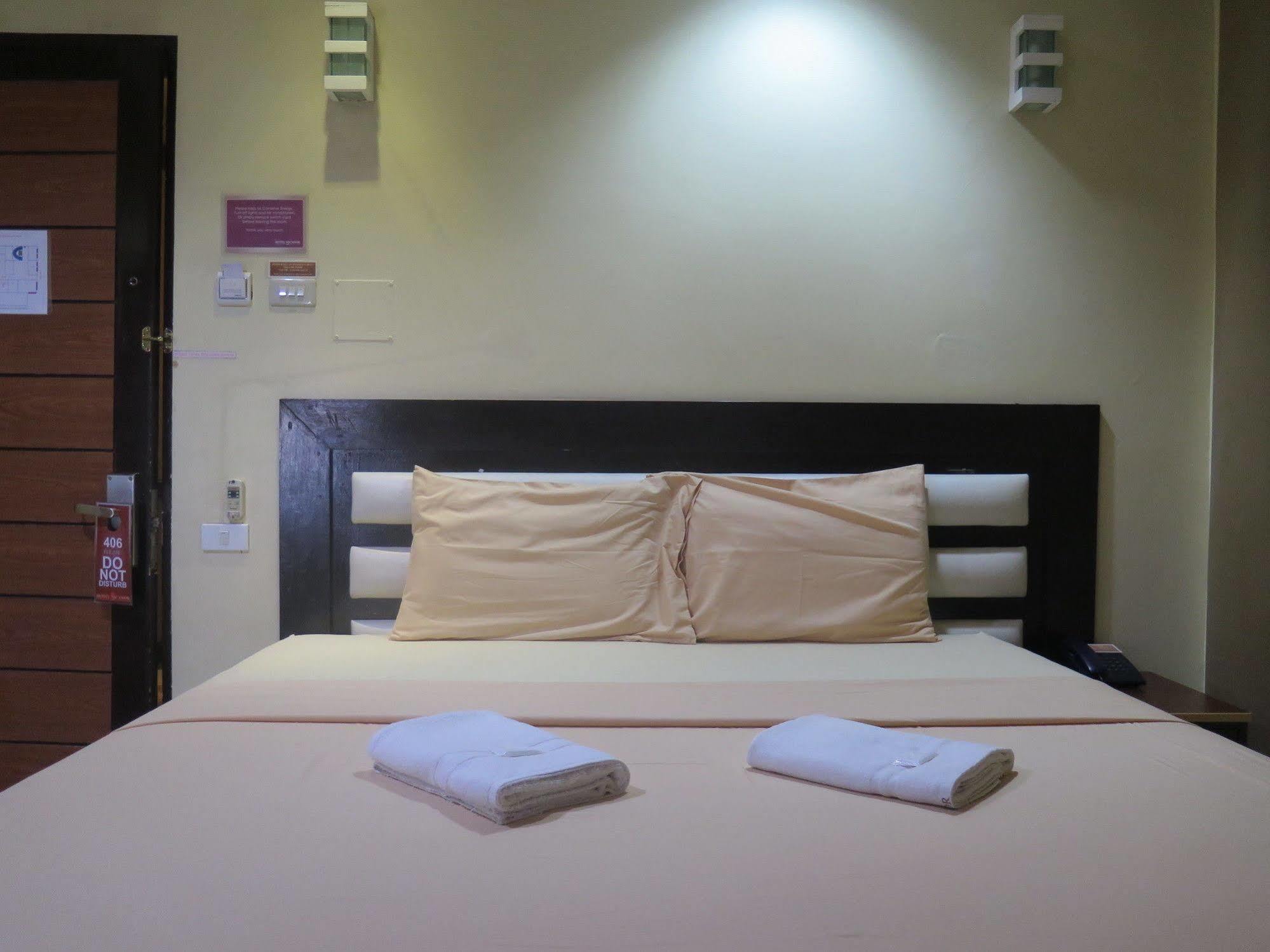 Hotel Nicanor Dumaguete City Exterior foto